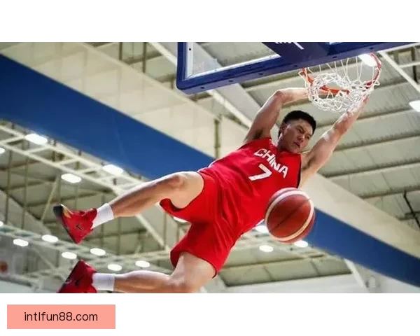 李弘权带领上海豪取十五连胜史密斯绝杀深圳连胜九场