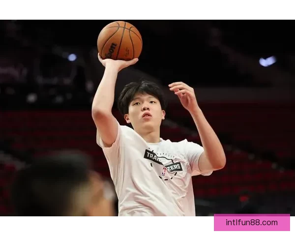 杨瀚森坦言状态挣扎渴望重返开拓者找回手感打出全新表现